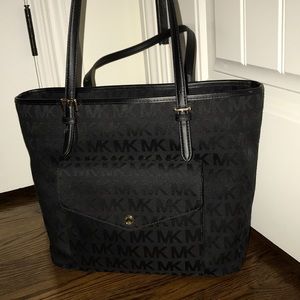 MICHEAL KORS BLACK LOGO BAG